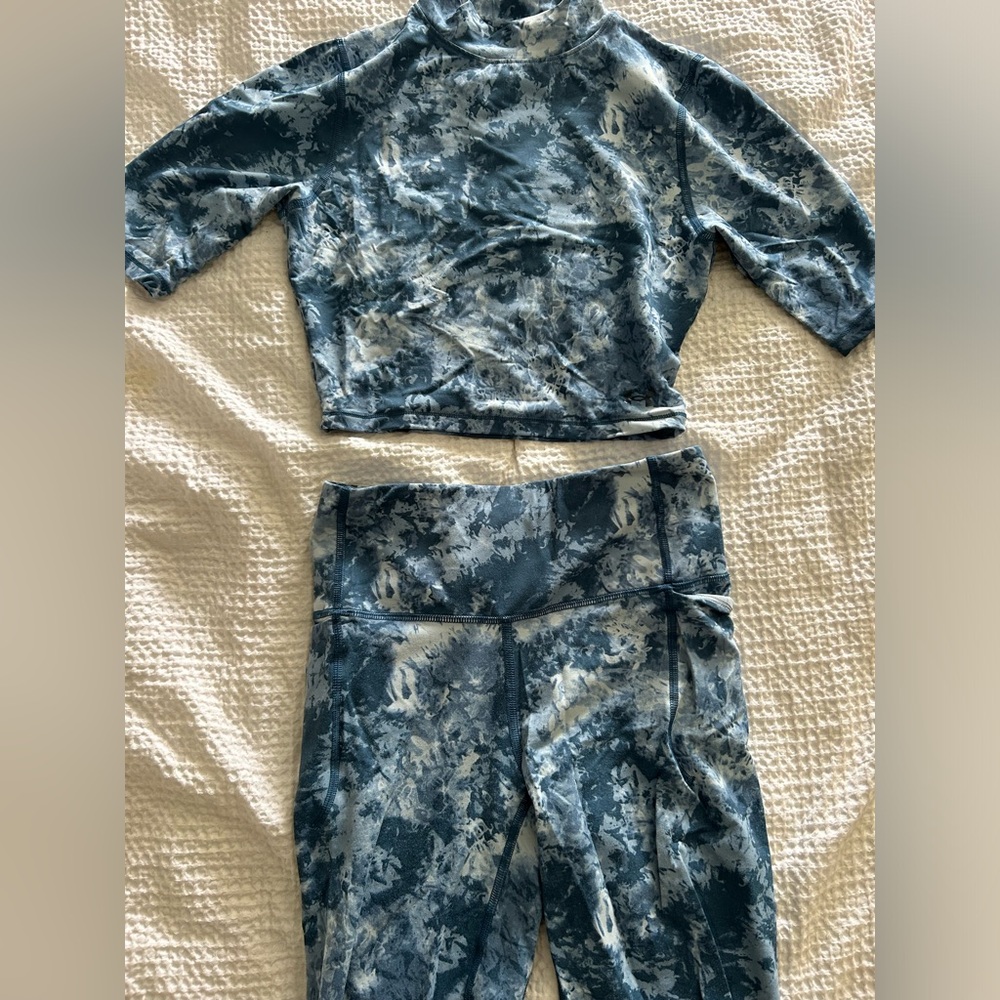 Women’s under armour meridian workout set